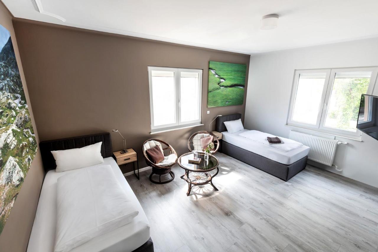 Primera Zimmer Mit Gemeinschaftsbad Singen Buitenkant foto
