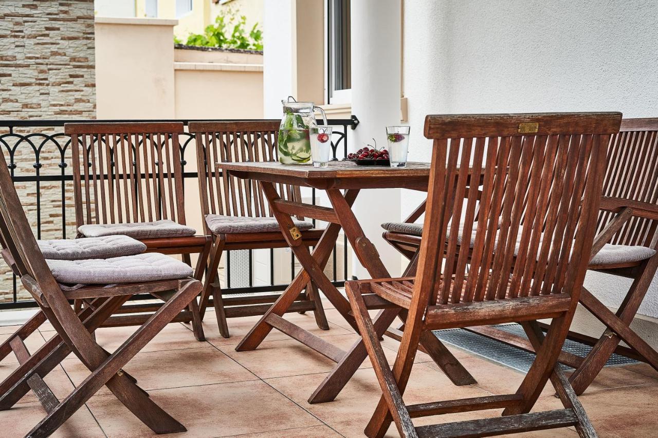 Primera Zimmer Mit Gemeinschaftsbad Singen Buitenkant foto