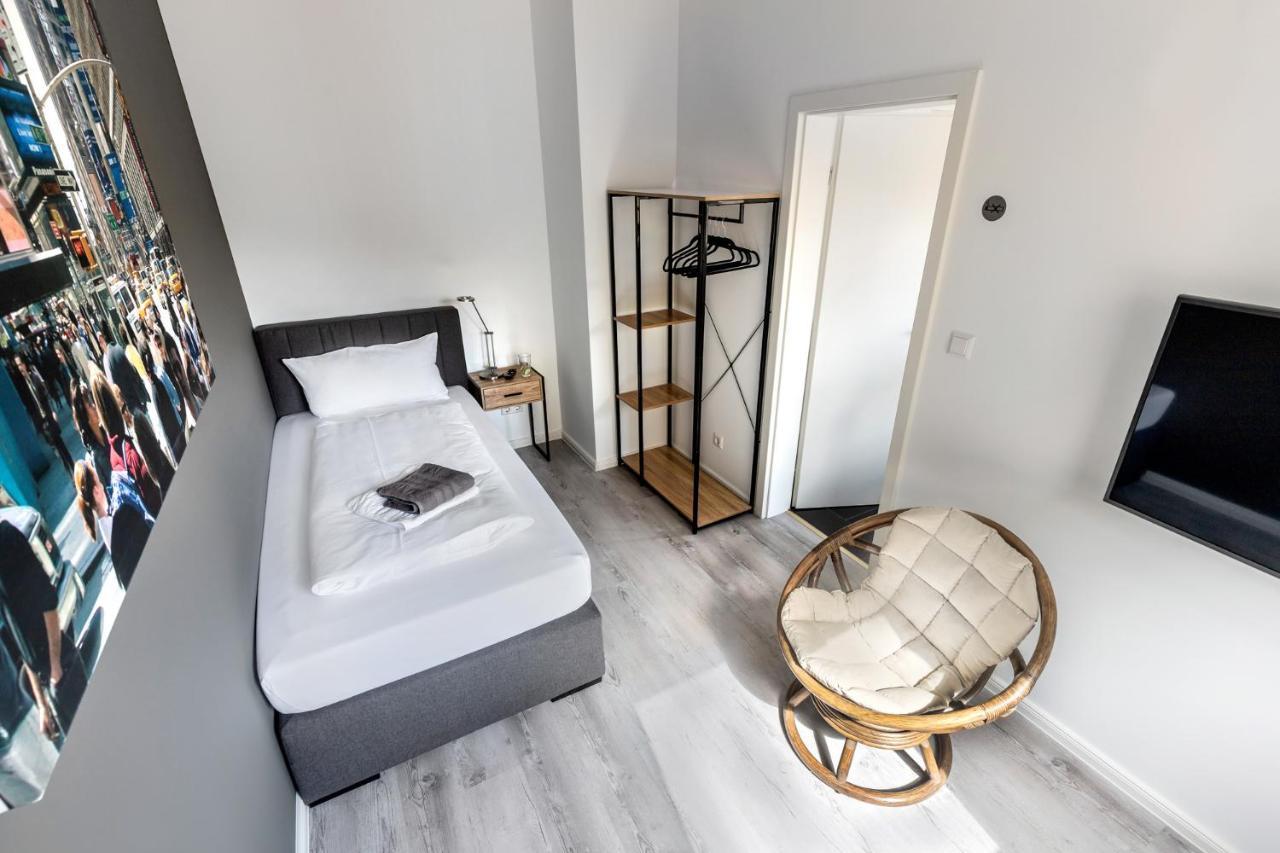 Primera Zimmer Mit Gemeinschaftsbad Singen Buitenkant foto