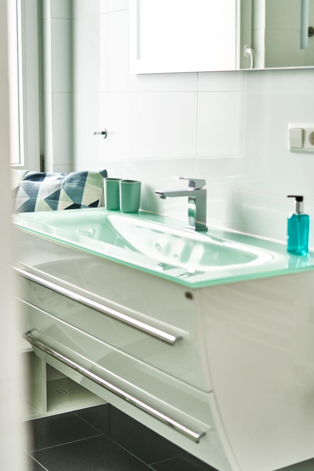 Primera Zimmer Mit Gemeinschaftsbad Singen Buitenkant foto