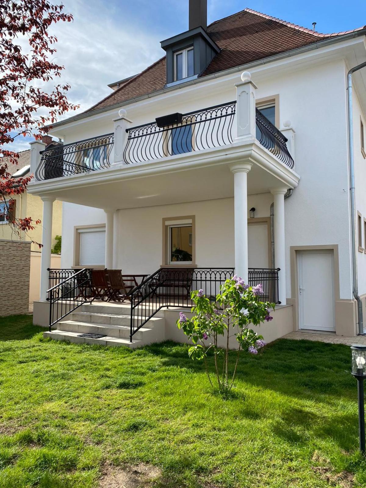 Primera Zimmer Mit Gemeinschaftsbad Singen Buitenkant foto