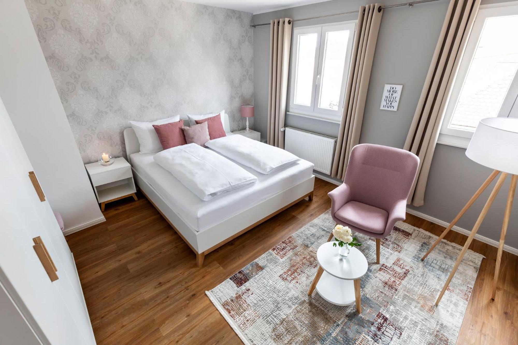 Primera Zimmer Mit Gemeinschaftsbad Singen Buitenkant foto