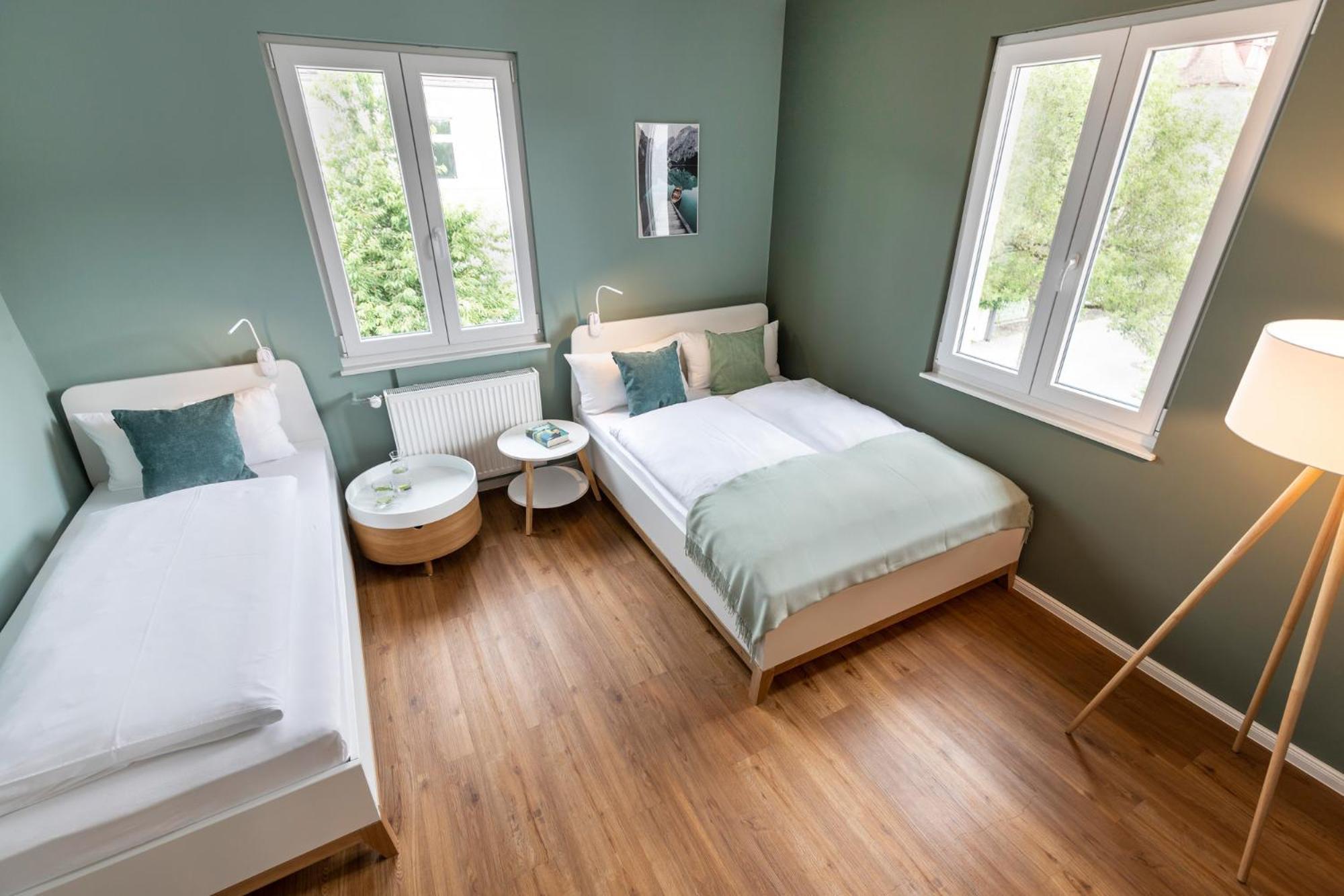 Primera Zimmer Mit Gemeinschaftsbad Singen Buitenkant foto